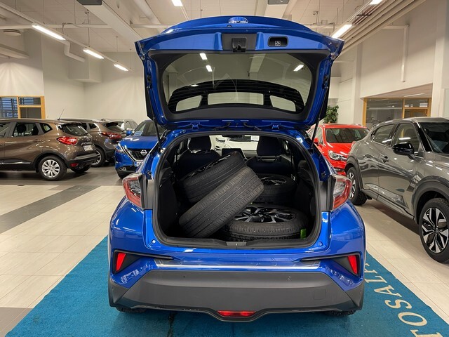 Toyota C-HR vaihtoauto