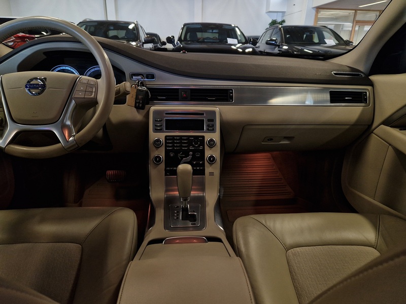 Volvo V70 vaihtoauto