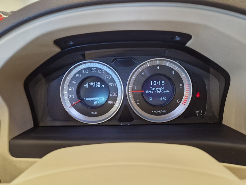 Volvo V70 vaihtoauto