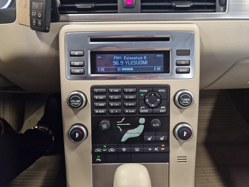 Volvo V70 vaihtoauto