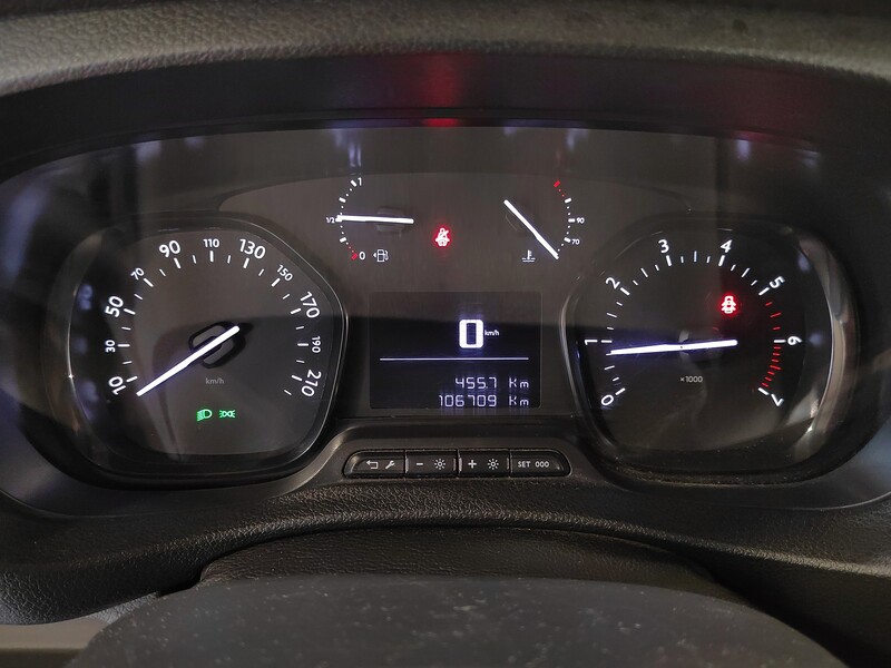 Opel Vivaro vaihtoauto