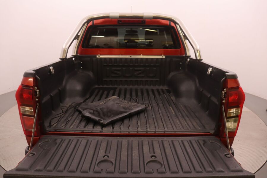 Isuzu D-Max vaihtoauto