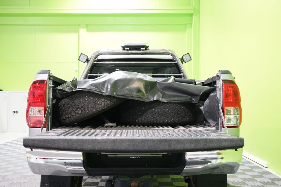 Toyota Hilux vaihtoauto