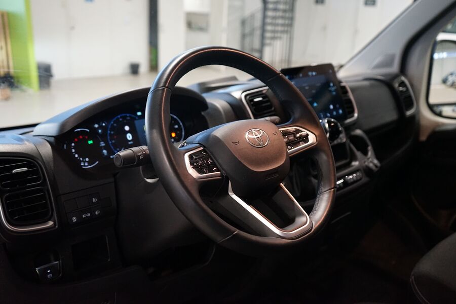 Toyota Proace MAX vaihtoauto