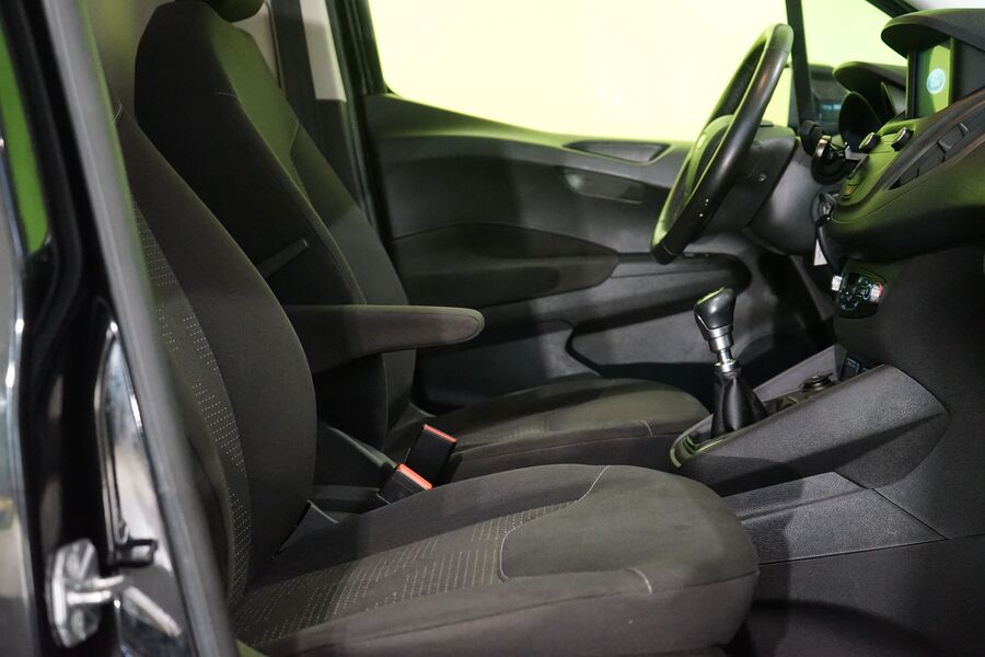 Ford Transit Courier vaihtoauto