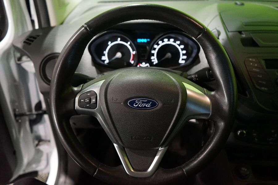 Ford Transit Courier vaihtoauto