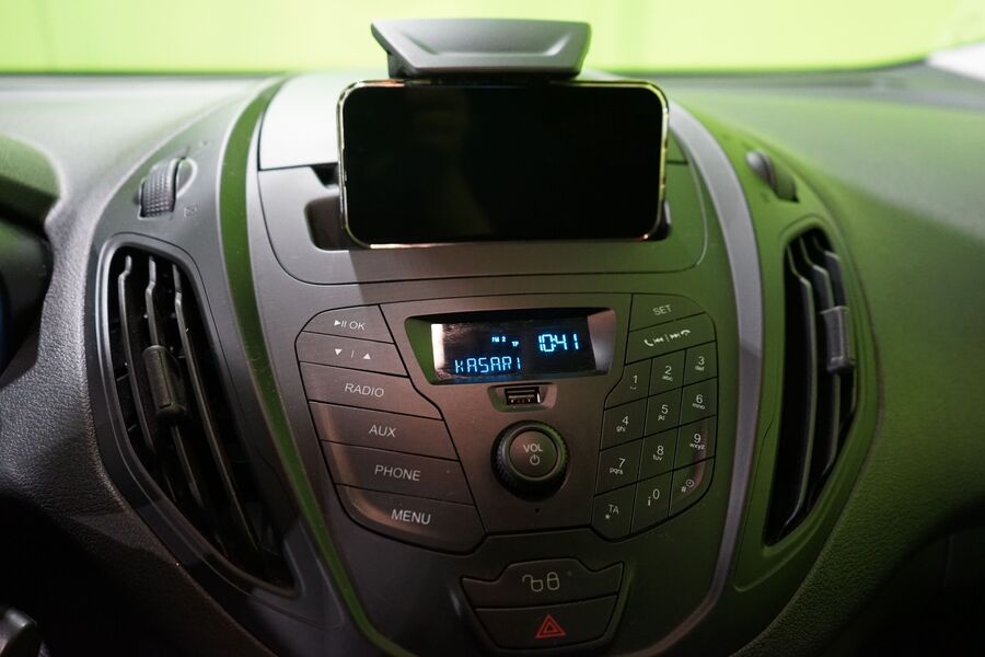 Ford Transit Courier vaihtoauto