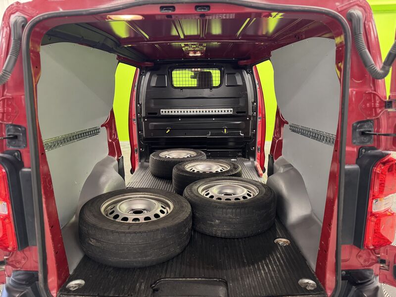 Opel Vivaro vaihtoauto