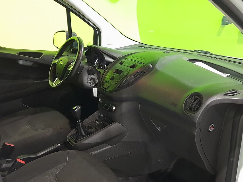 Ford Transit Courier vaihtoauto