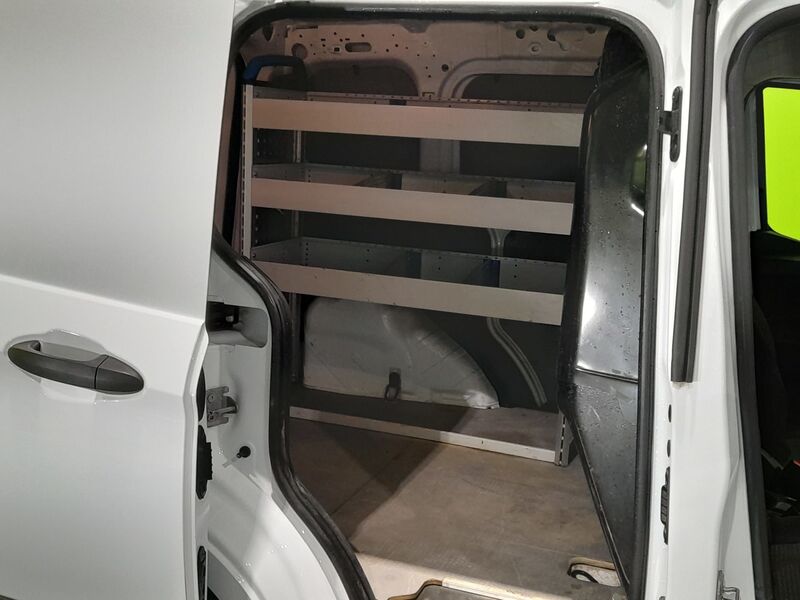 Ford Transit Courier vaihtoauto