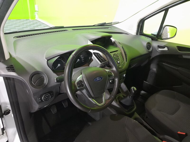 Ford Transit Courier vaihtoauto