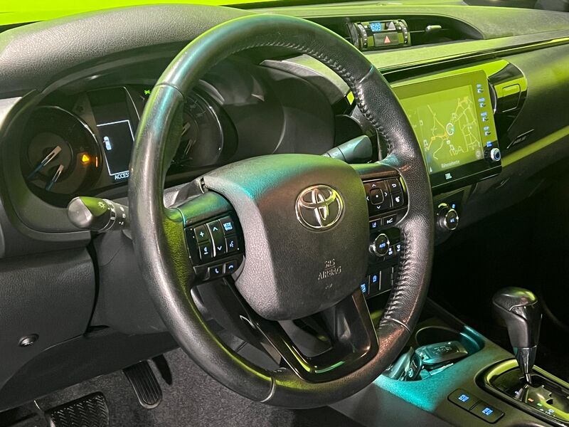 Toyota Hilux vaihtoauto