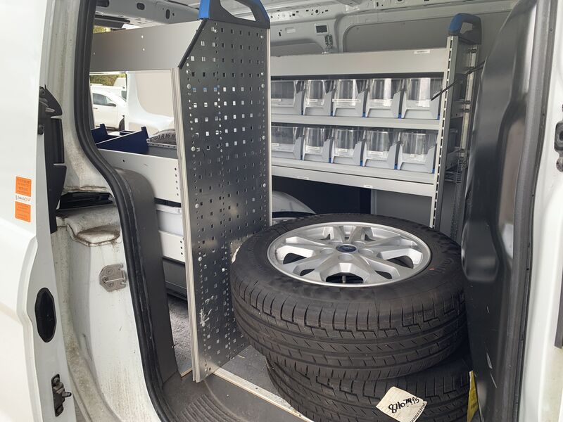 Ford Transit Connect vaihtoauto