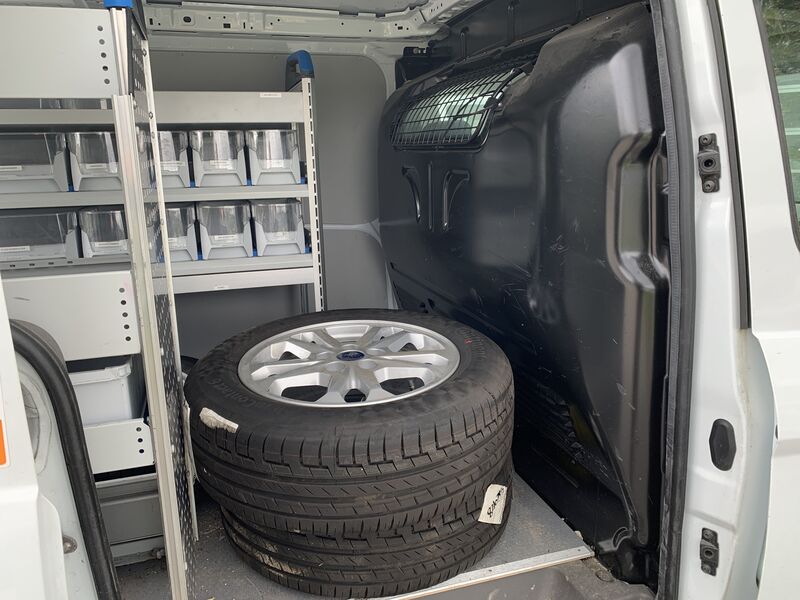 Ford Transit Connect vaihtoauto