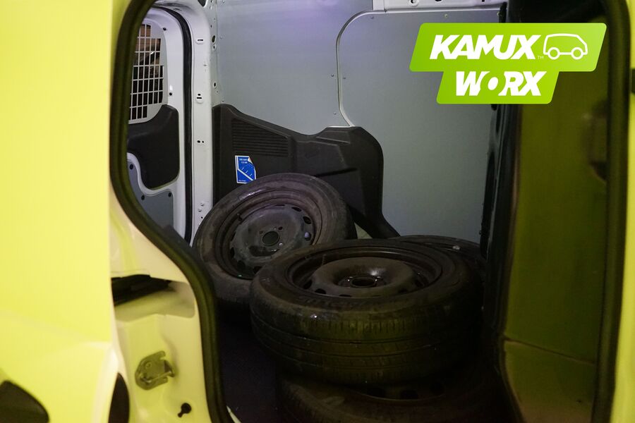 Ford Transit Courier vaihtoauto