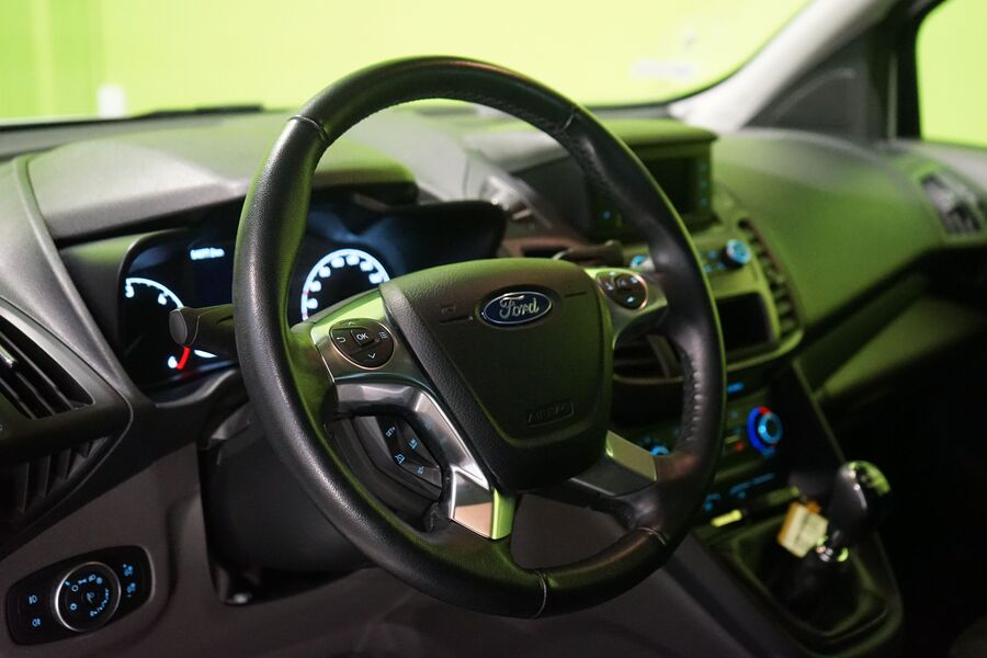Ford Transit Connect vaihtoauto