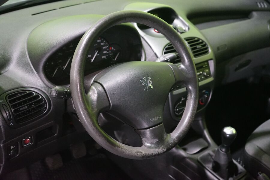 Peugeot 206 vaihtoauto