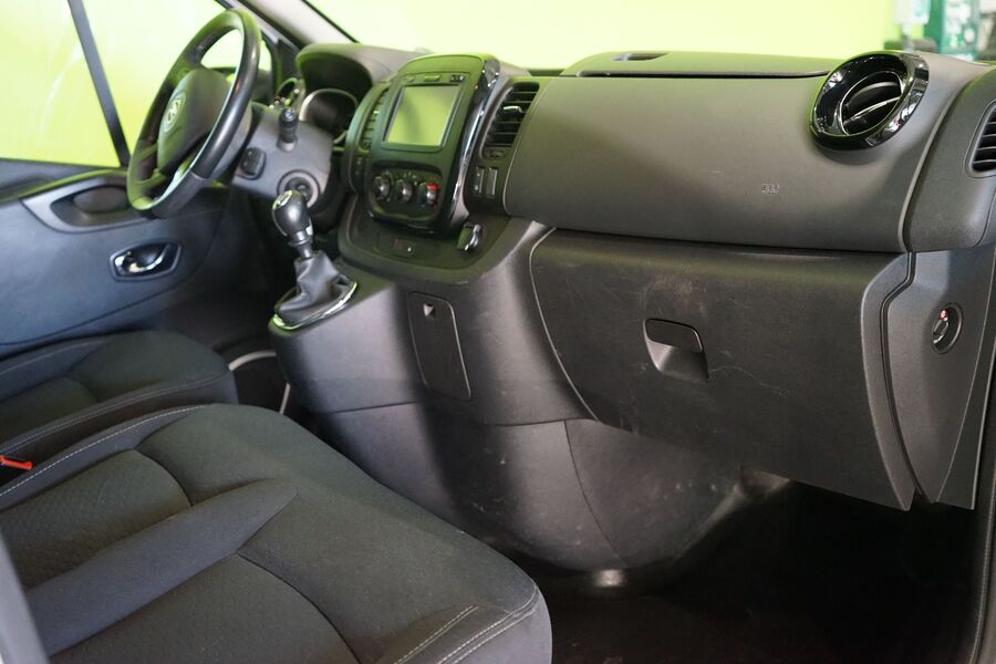 Opel Vivaro vaihtoauto