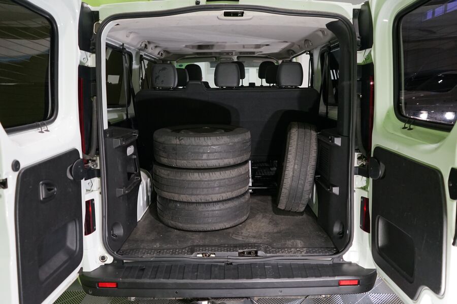 Opel Vivaro vaihtoauto