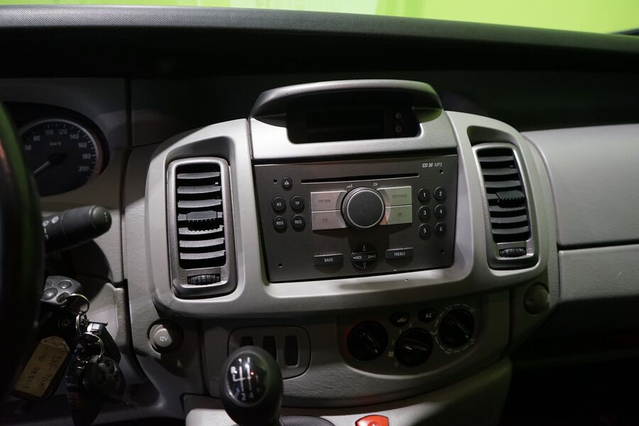 Opel Vivaro vaihtoauto