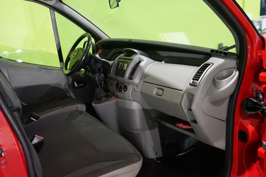 Opel Vivaro vaihtoauto