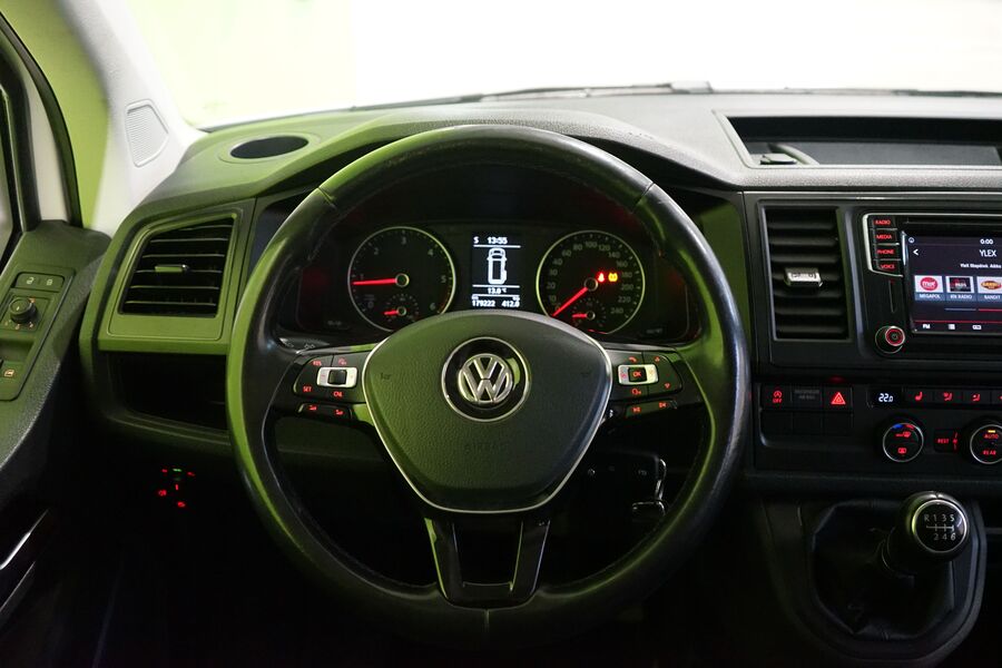 Volkswagen Caravelle vaihtoauto