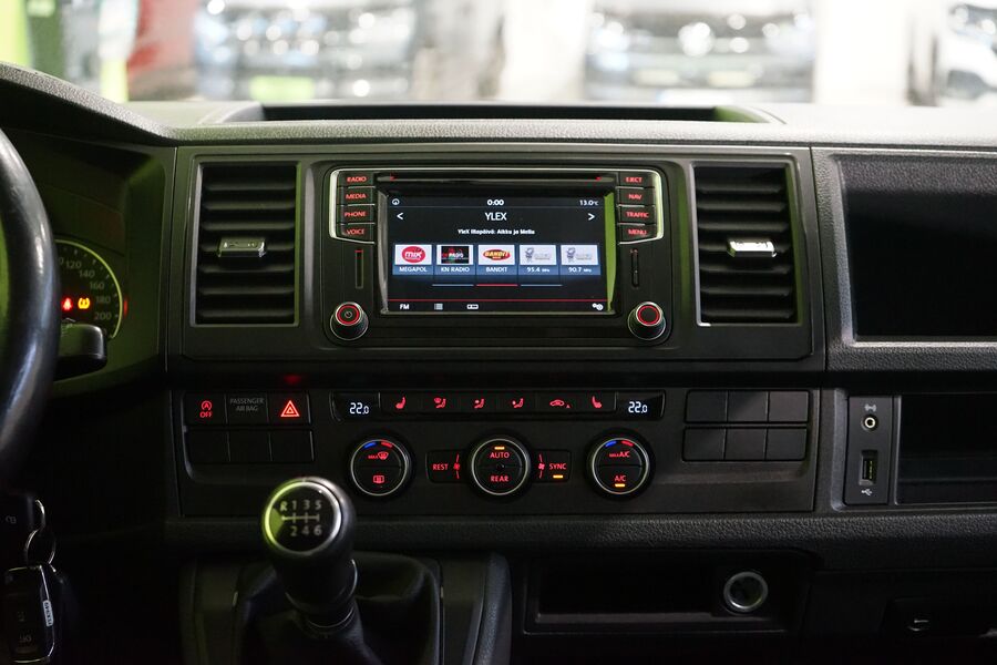 Volkswagen Caravelle vaihtoauto