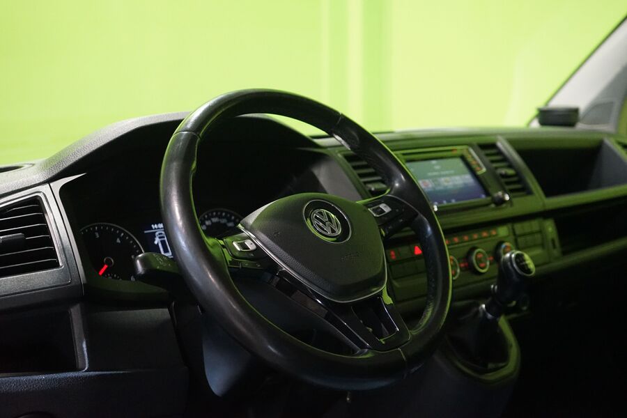 Volkswagen Caravelle vaihtoauto