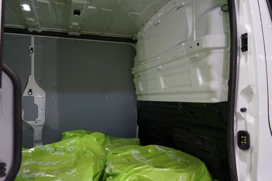 Nissan Primastar vaihtoauto