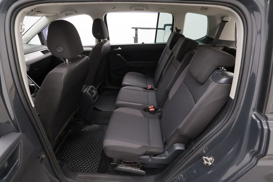 Volkswagen Touran vaihtoauto