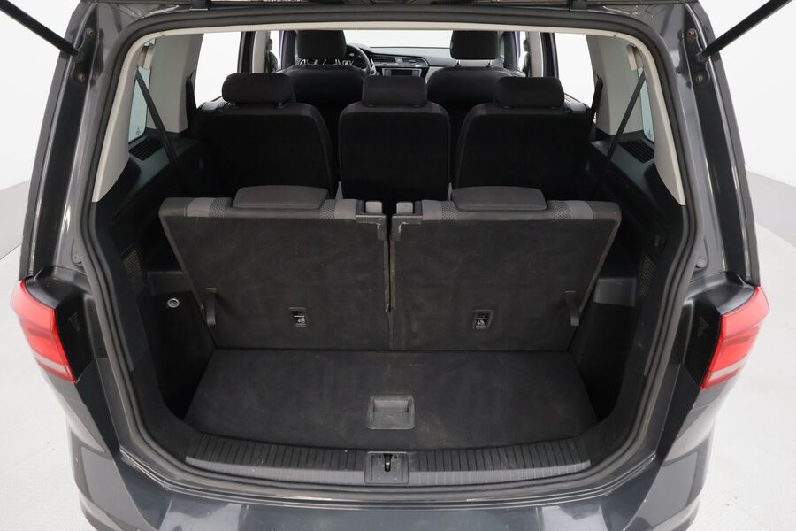 Volkswagen Touran vaihtoauto