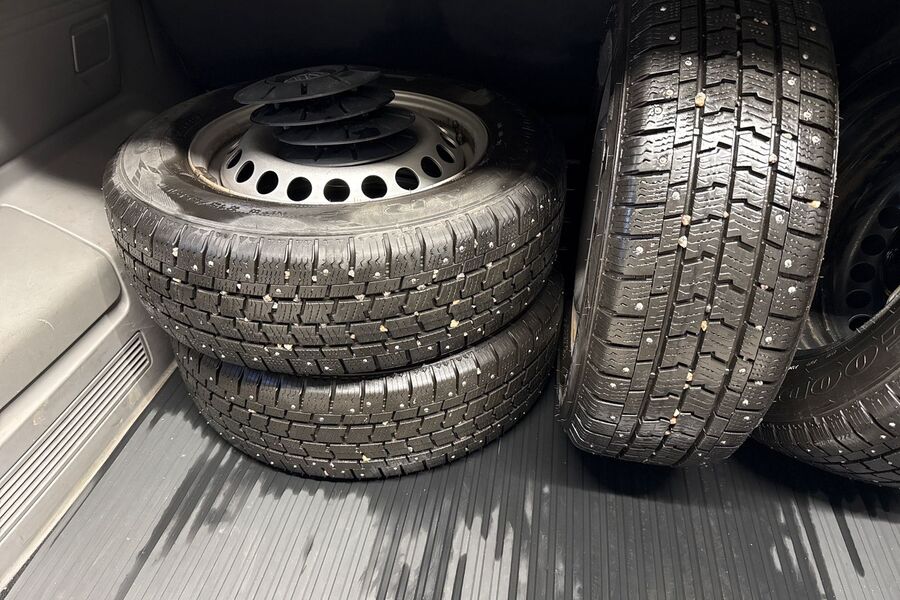 Volkswagen Caravelle vaihtoauto