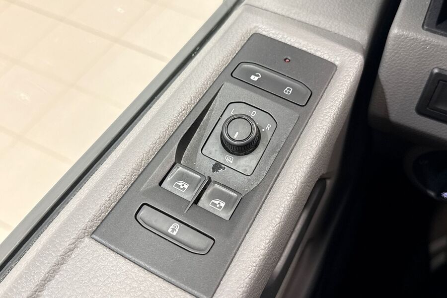 Volkswagen Caravelle vaihtoauto