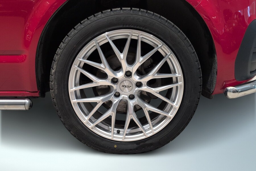 Volkswagen Caravelle vaihtoauto