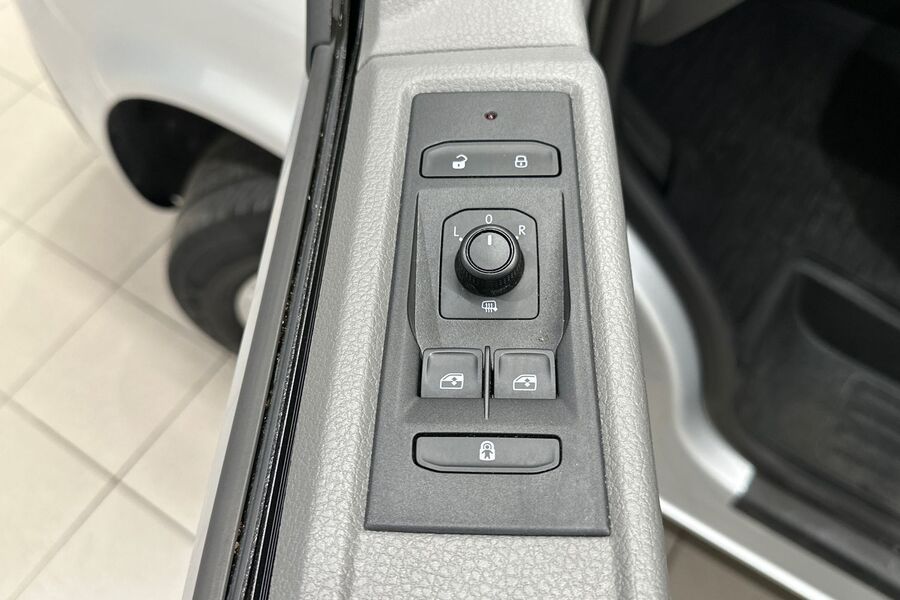 Volkswagen Caravelle vaihtoauto