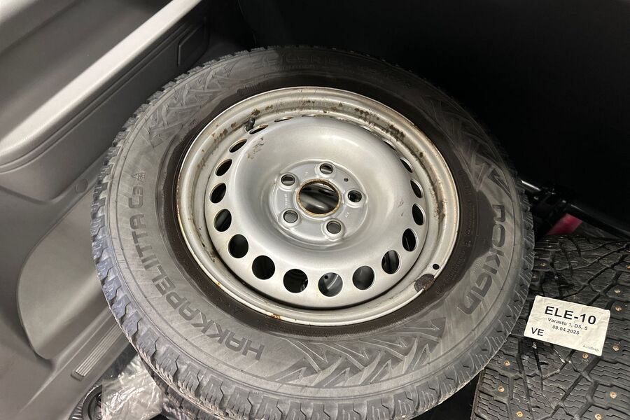 Volkswagen Caravelle vaihtoauto