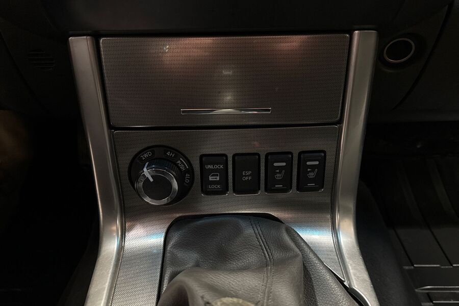 Nissan Navara vaihtoauto