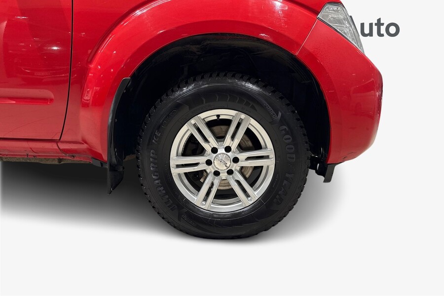 Nissan Navara vaihtoauto