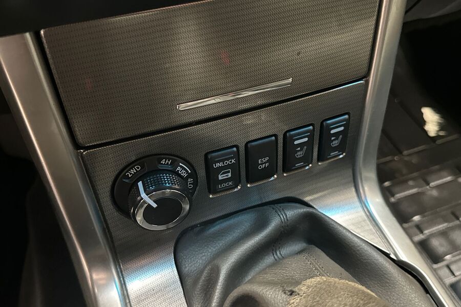 Nissan Navara vaihtoauto