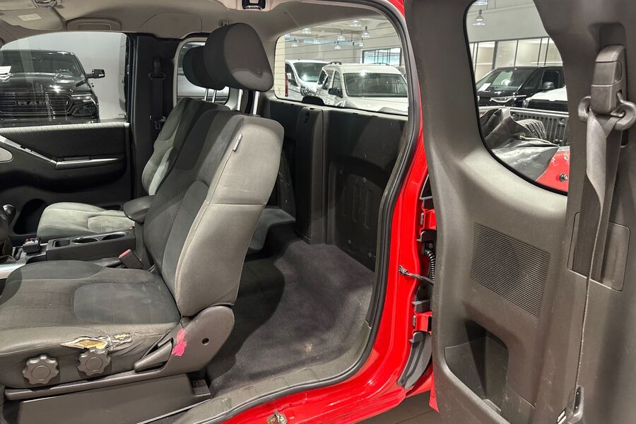 Nissan Navara vaihtoauto