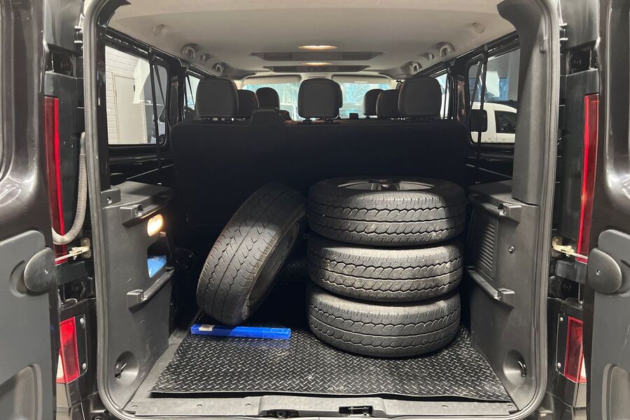 Opel Vivaro vaihtoauto