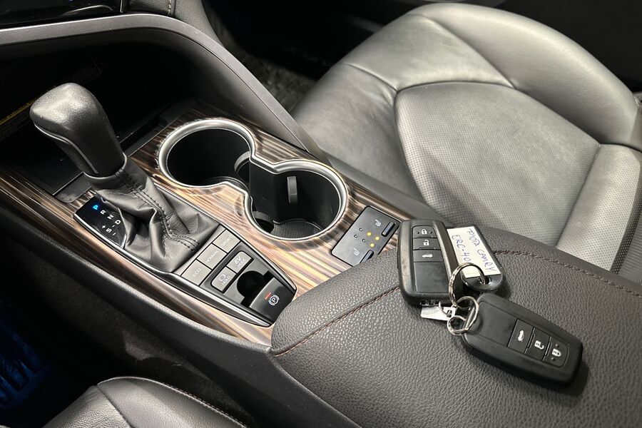 Toyota Camry vaihtoauto