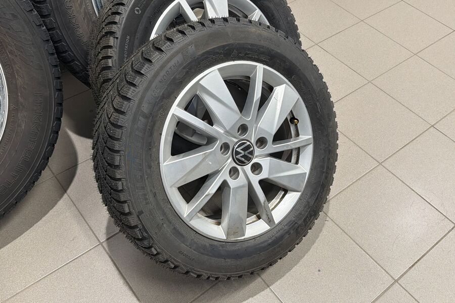 Volkswagen Caddy Maxi vaihtoauto