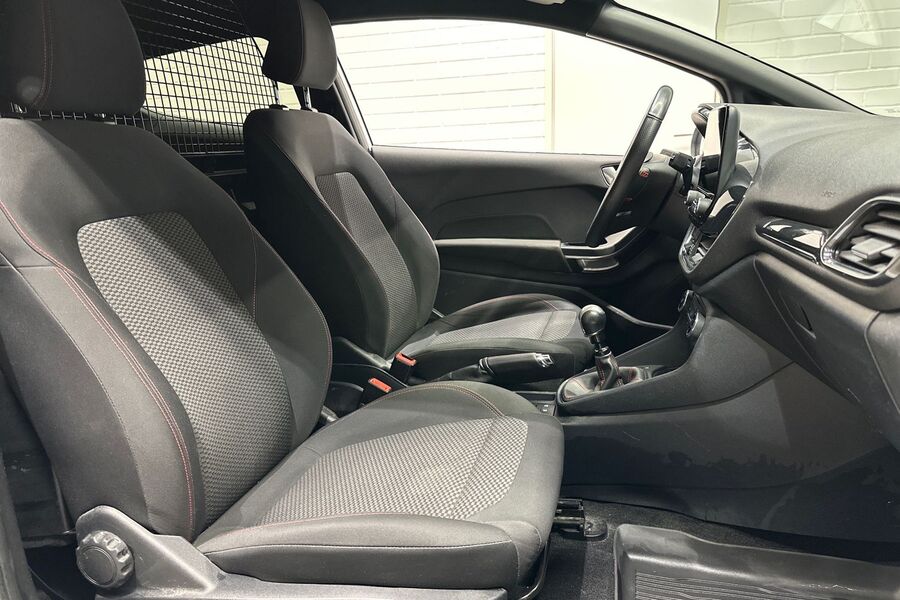 Ford Fiesta Van vaihtoauto