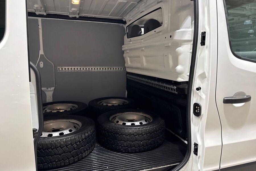 Opel Vivaro vaihtoauto