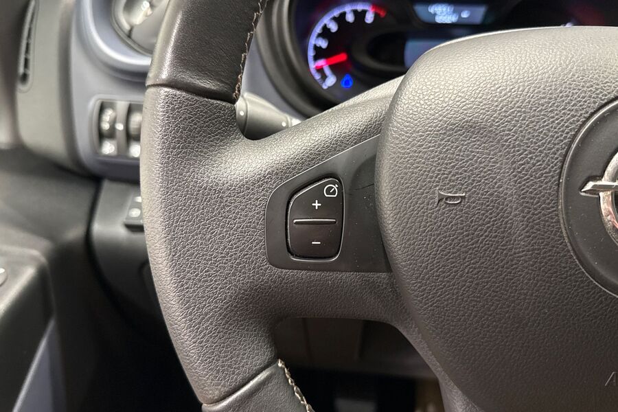 Opel Vivaro vaihtoauto