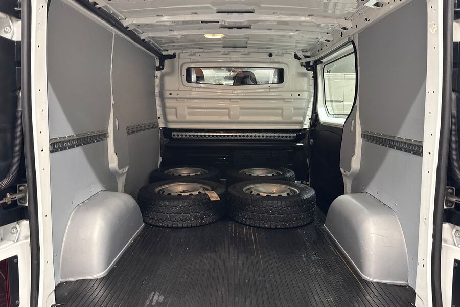 Opel Vivaro vaihtoauto