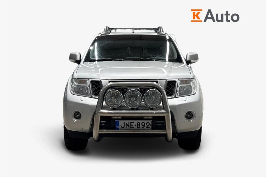 Nissan Navara vaihtoauto