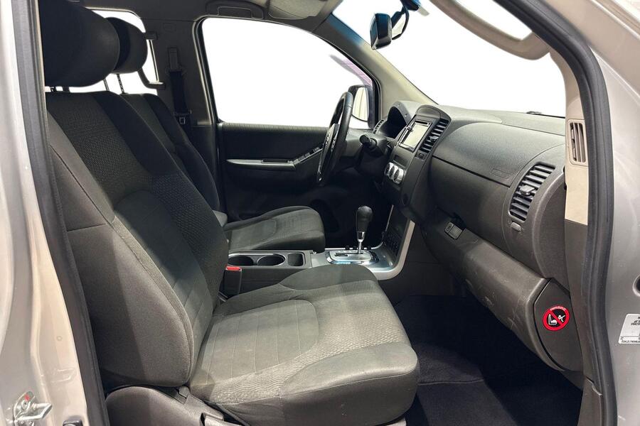 Nissan Navara vaihtoauto