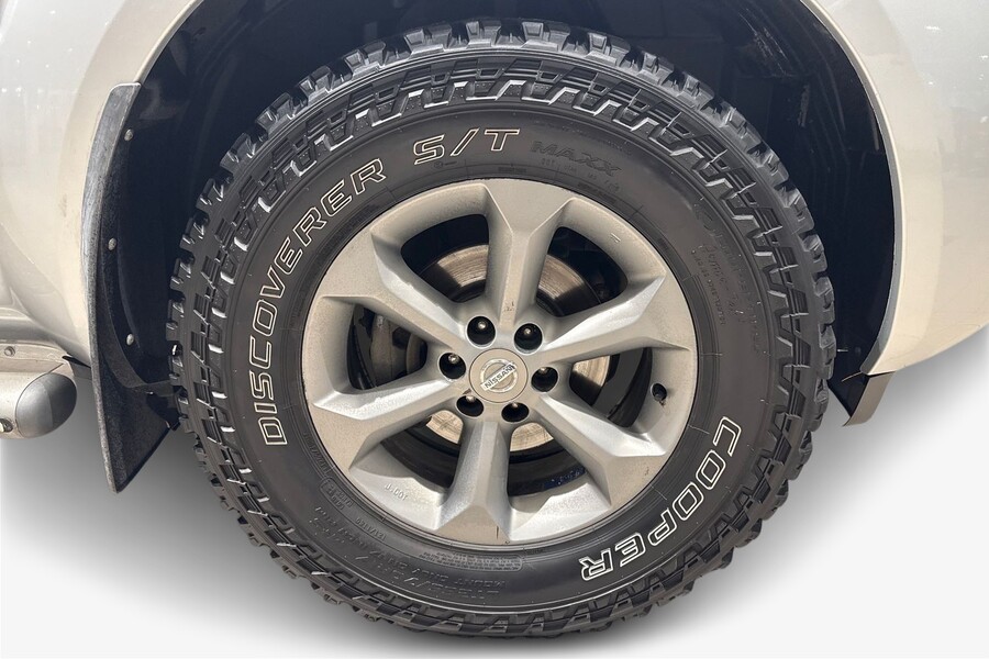 Nissan Navara vaihtoauto